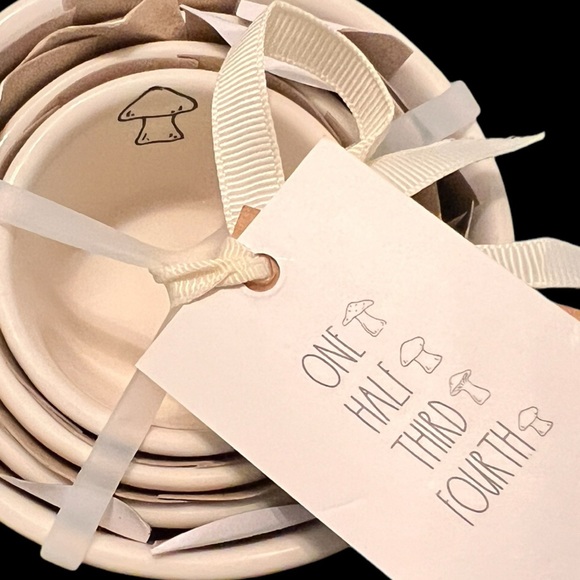 🍄🍄ADORABLE Rae Dunn Mushroom MCs!!!!! 🍄🍄 - Picture 2 of 3